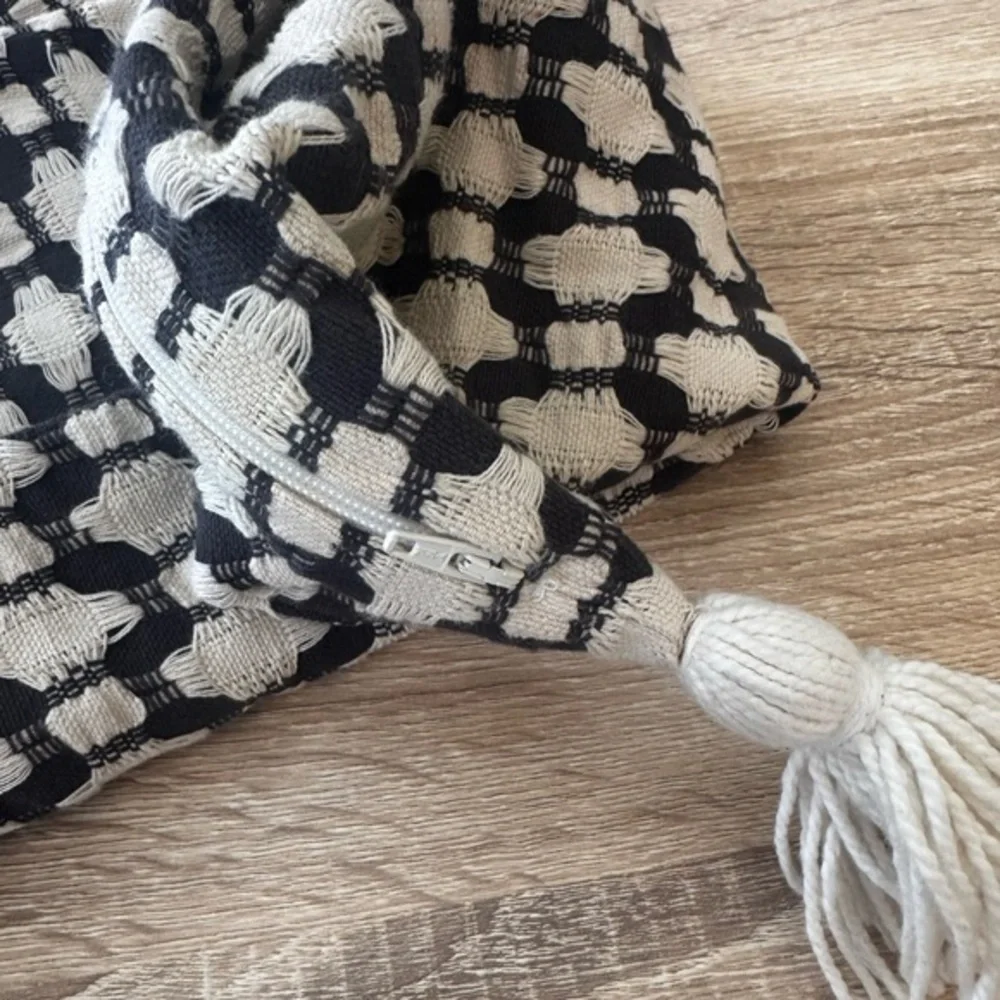 Crate & Barrel‎ Tahona Obsidian Textured Tassels Pillow Cover Sham 23
